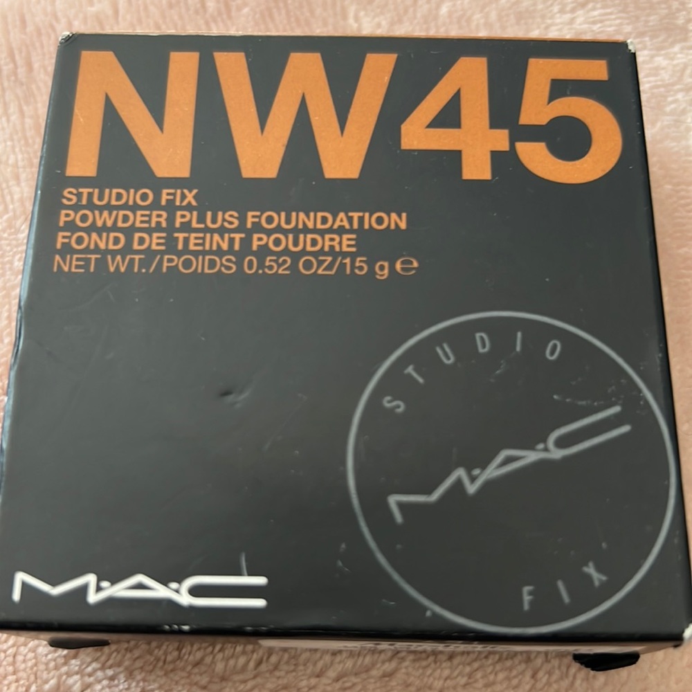 MAC NW45 Powder foundation